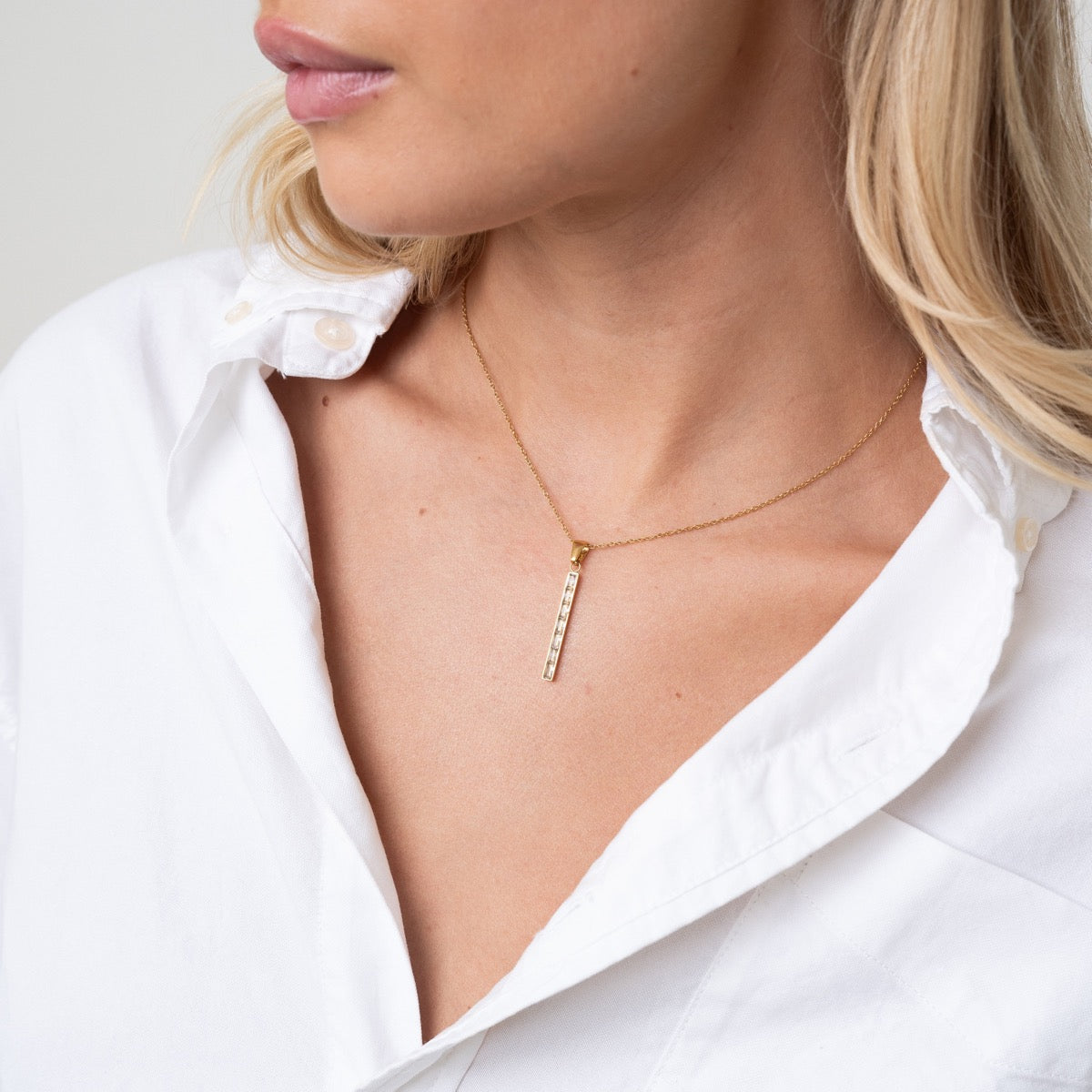 Colar com Pingente de Pedra em Forma de Barra - Dourado